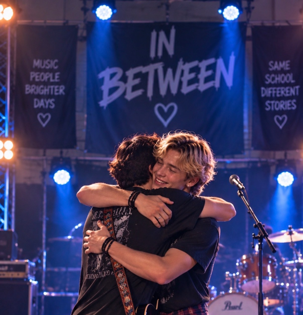 IN BETWEEN — film still